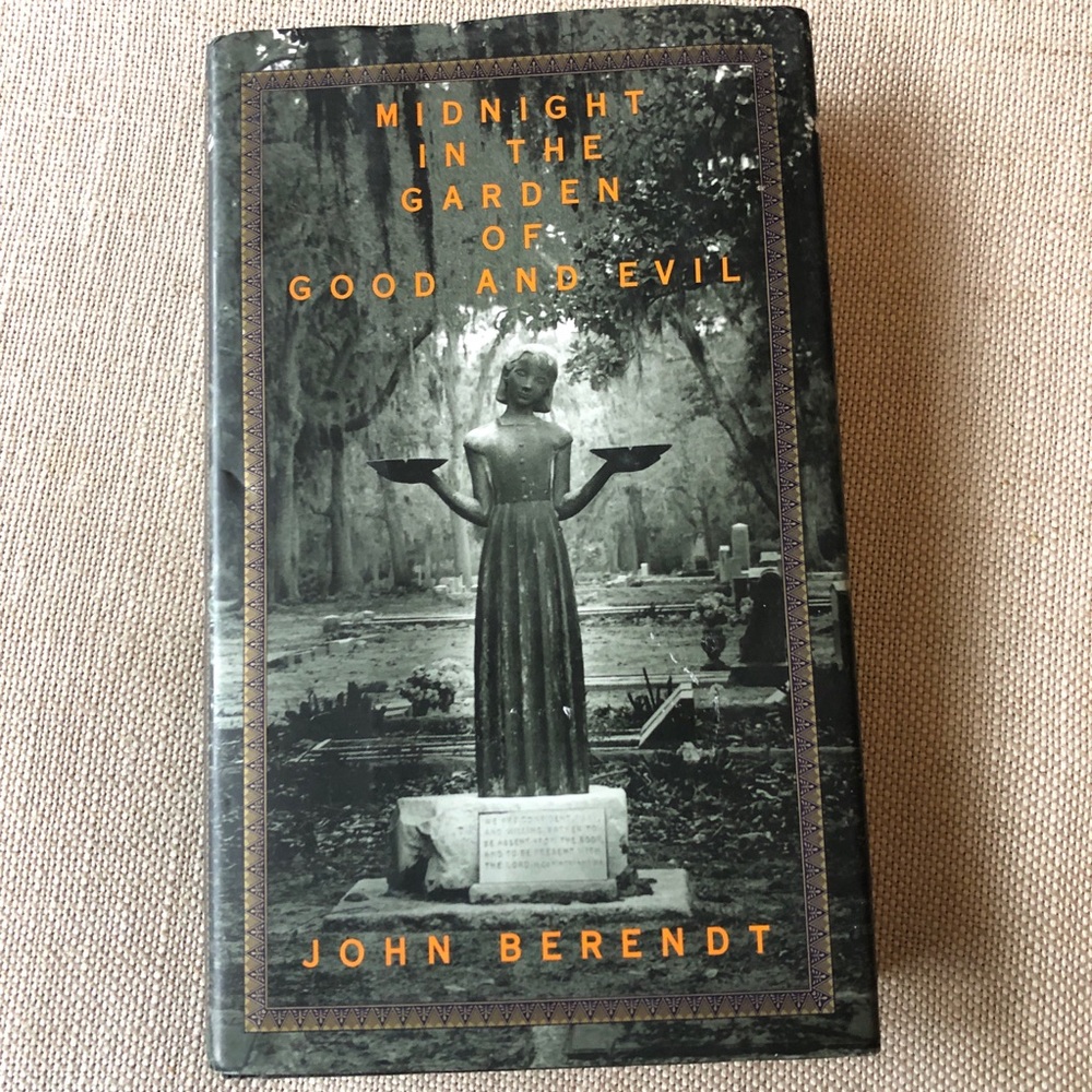 Midnight in the Garden of Good and Evil Book Hard